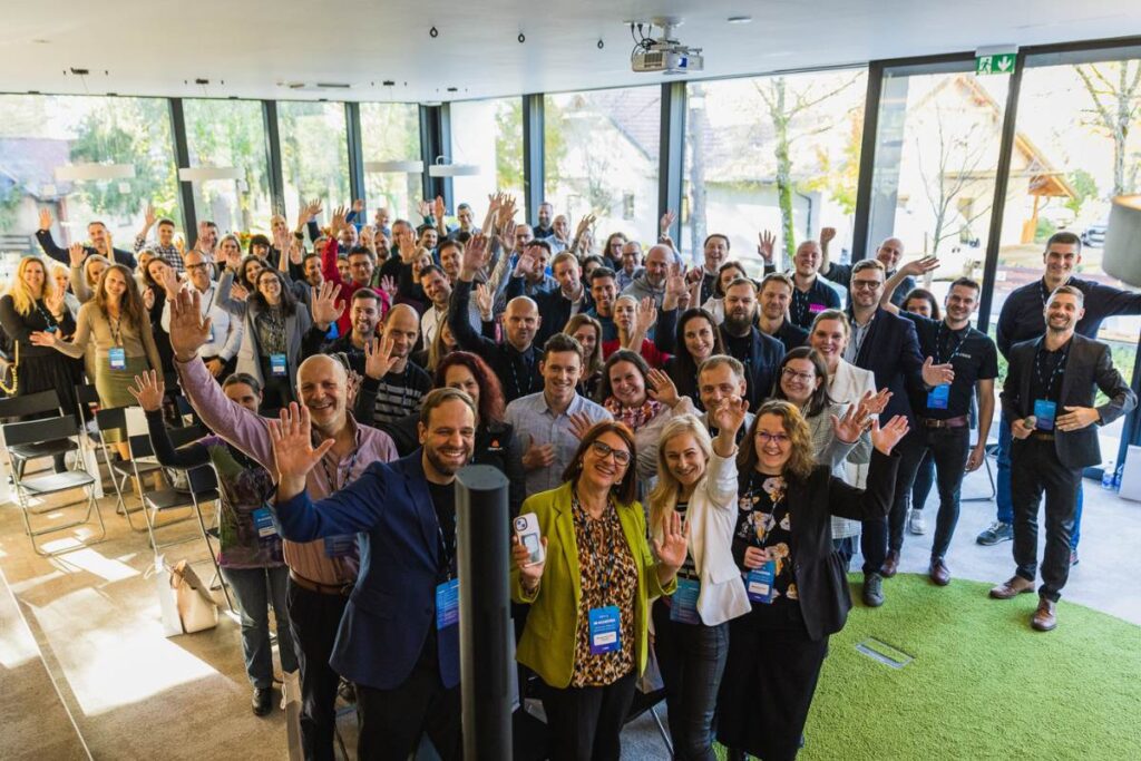 Udelezenci dogodka Intrix akademija 2023