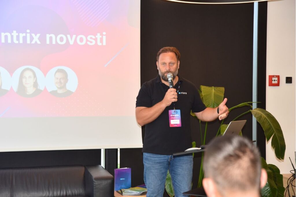 Uvodni pozdrav direktorja Petra Ladiča