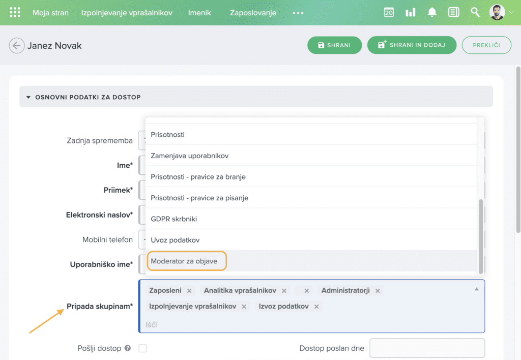 Izbira skupine za moderiranje objav v Intrixu.